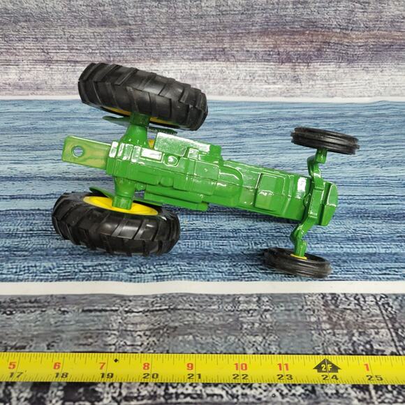 Vintage 1/16 scale Ertl John Deere 2640 diecast tractor w/frontend green/yellow - Picture 10 of 10